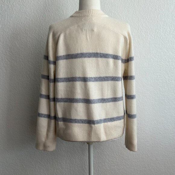 Abercrombie & Fitch Cream Striped Crewneck Sweater Size Small - Picture 4 of 7